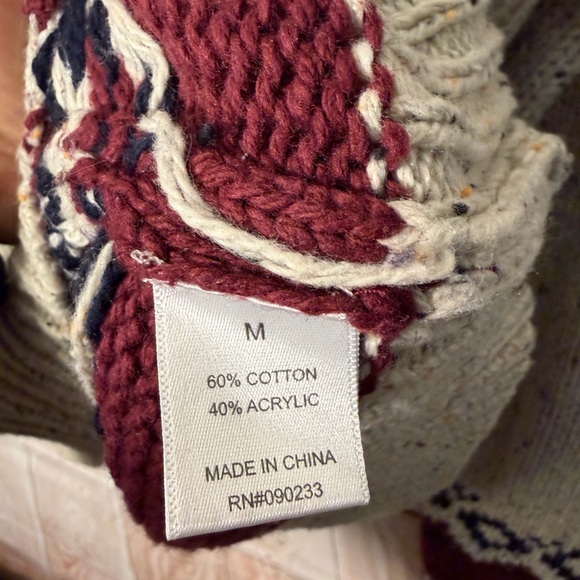 PacSun‎ Burgundy and Yellow Patterned Crewneck Sweater - Picture 4 of 8